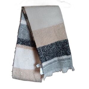American Eagle Outfitters Cozy Fringe Blanket Scarf